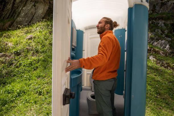Best Luxury portable toilet rental  in East Milton, FL